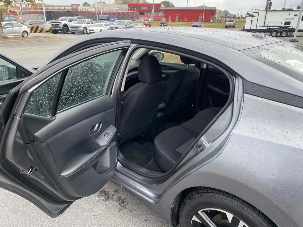 Used 2024 Nissan Sentra SV image 27
