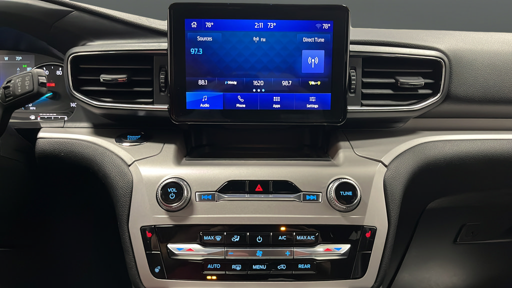 Used 2023 Ford Explorer XLT w/ Equipment Group 202A AWD/4WD image 11