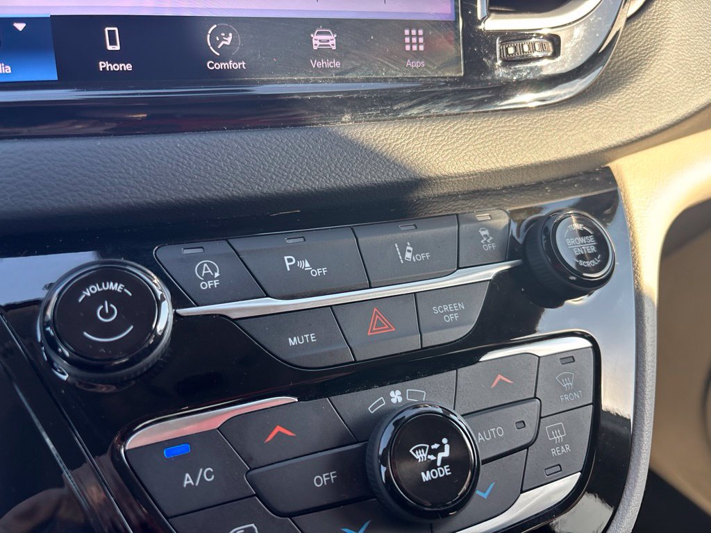 Used 2024 Chrysler Pacifica Touring-L FWD image 29