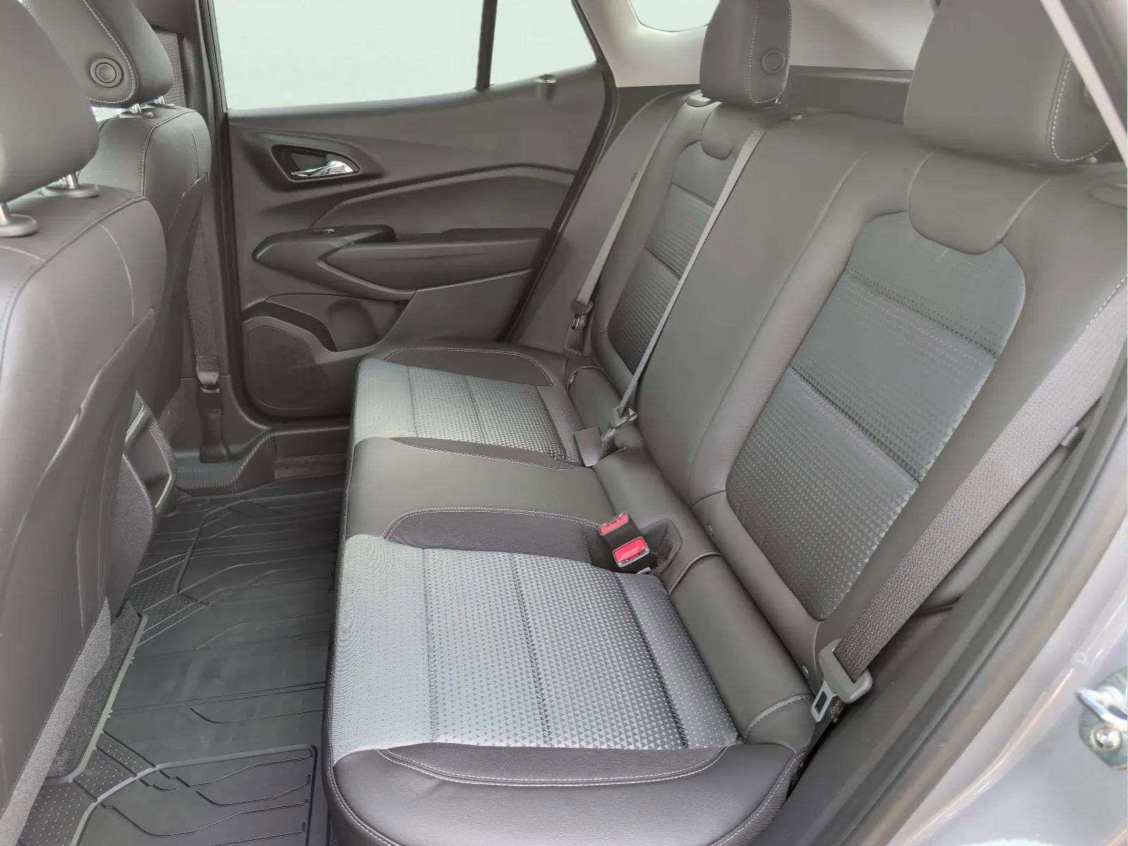 New 2026 Chevrolet Trax LT w/ Driver Confidence Package FWD image 13