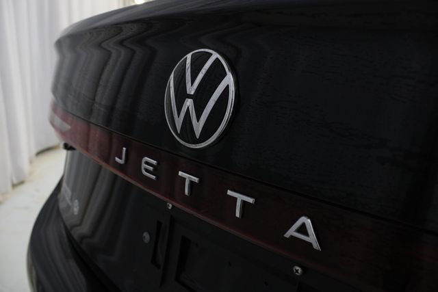 Used 2025 Volkswagen Jetta SE w/ Sunroof Package image 35
