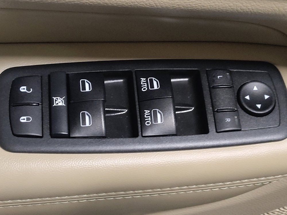 Used 2019 Jeep Grand Cherokee Laredo AWD/4WD image 27