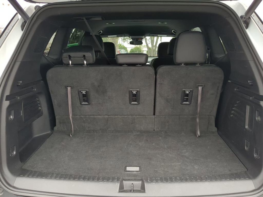 Used 2025 Buick Enclave Preferred image 13