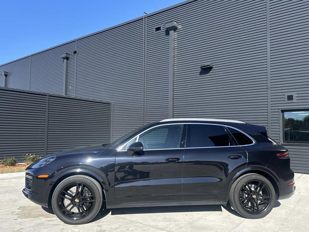 Used 2021 Porsche Cayenne Turbo image 2