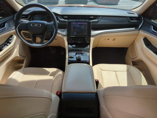 Used 2022 Jeep Grand Cherokee Limited w/ Luxury Tech Group II AWD/4WD image 14