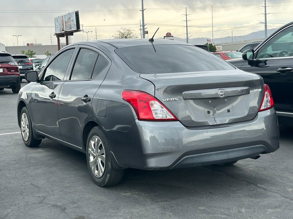 Used 2016 Nissan Versa S FWD image 5