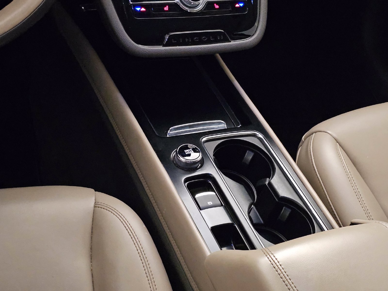 Used 2021 Lincoln Corsair FWD image 12