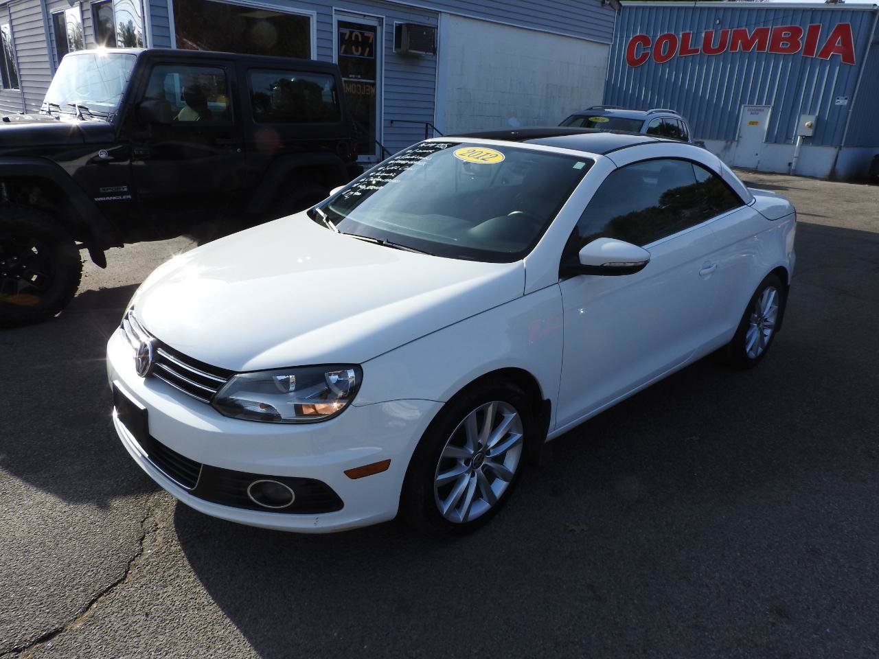 Used 2012 Volkswagen Eos Komfort FWD image 2