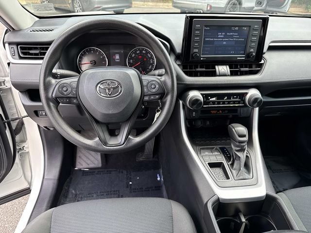 Used 2022 Toyota RAV4 LE FWD image 17