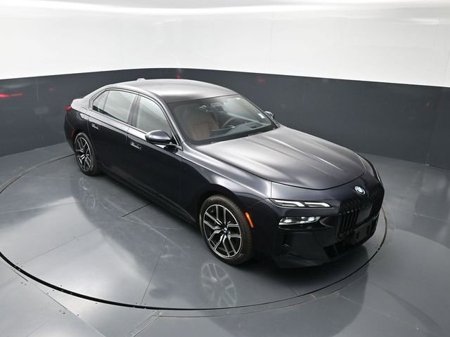 Used 2023 BMW 760i xDrive AWD/4WD image 18
