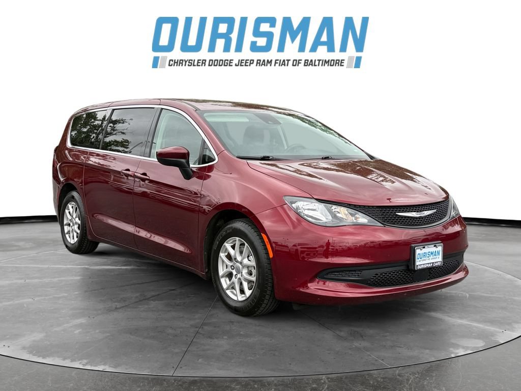 Used 2023 Chrysler Voyager LX FWD image 1