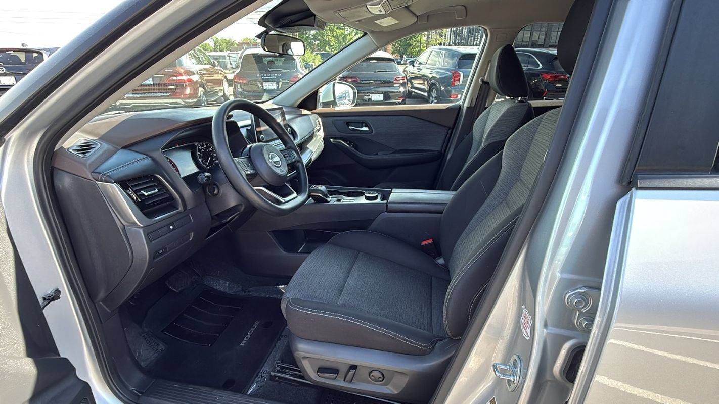 Used 2022 Nissan Rogue SV AWD/4WD image 10