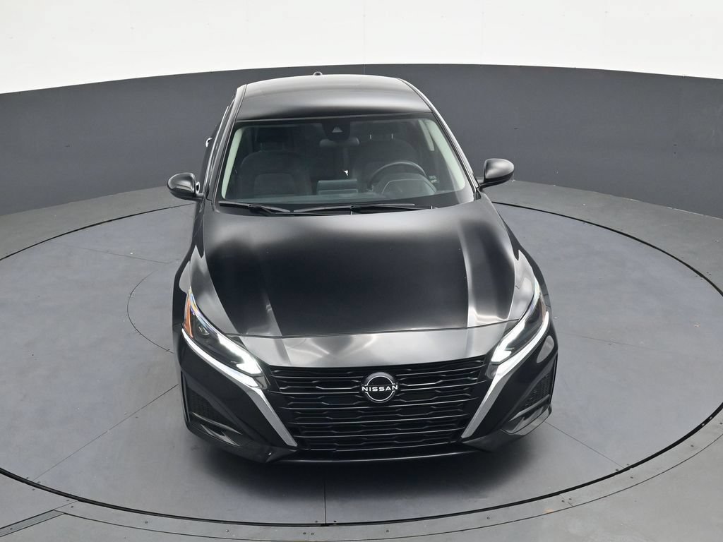 Used 2024 Nissan Altima 2.5 SV FWD image 41