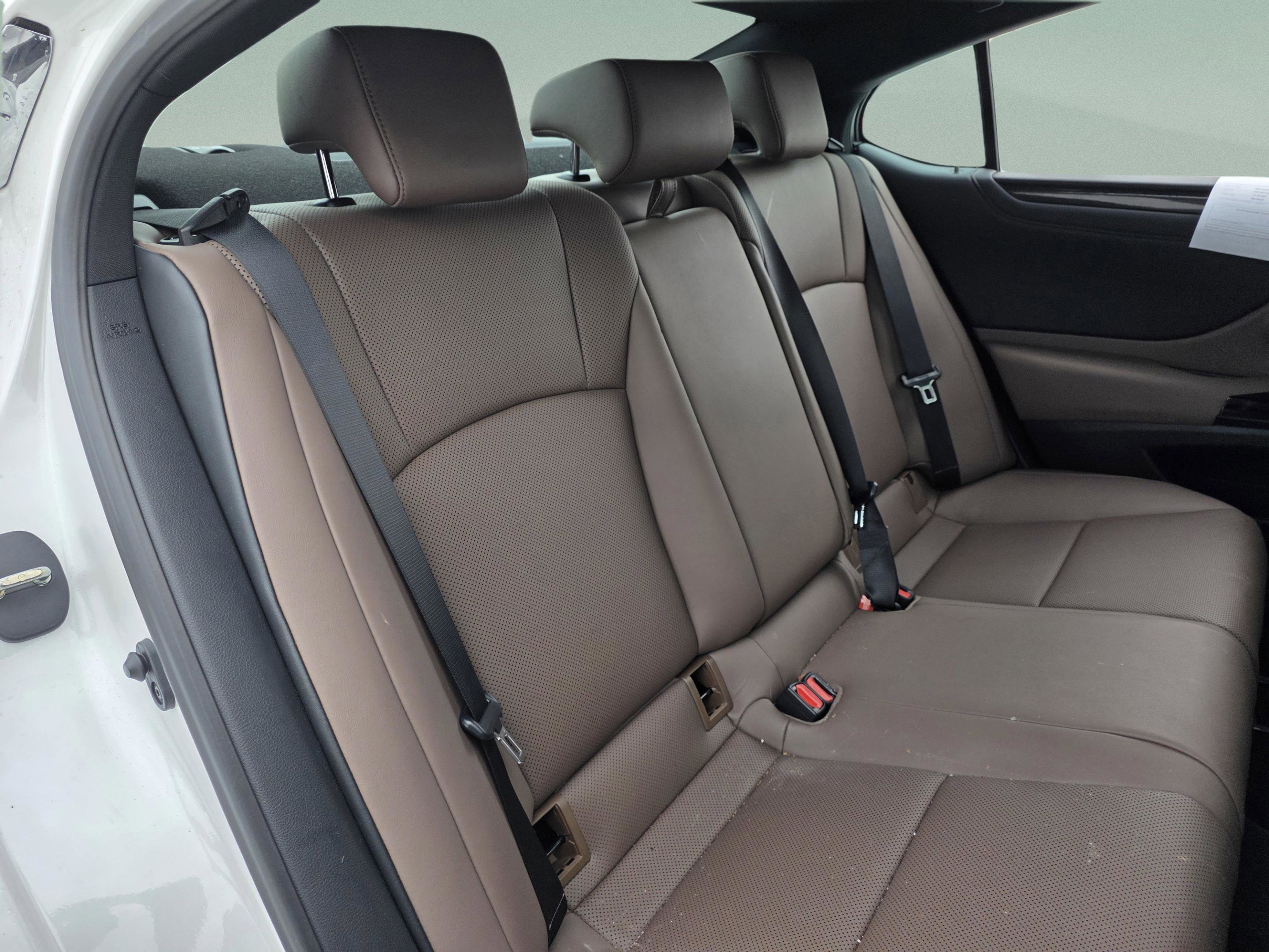 Certified 2023 Lexus ES 350 w/ Accessory Package (Z2) image 18