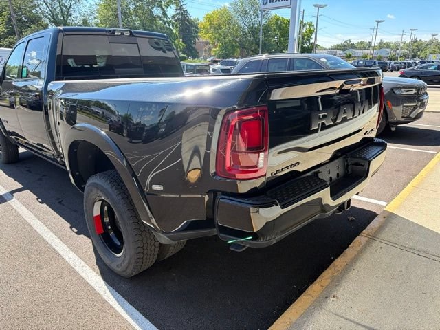 Used 2025 RAM 3500 Limited AWD/4WD image 4