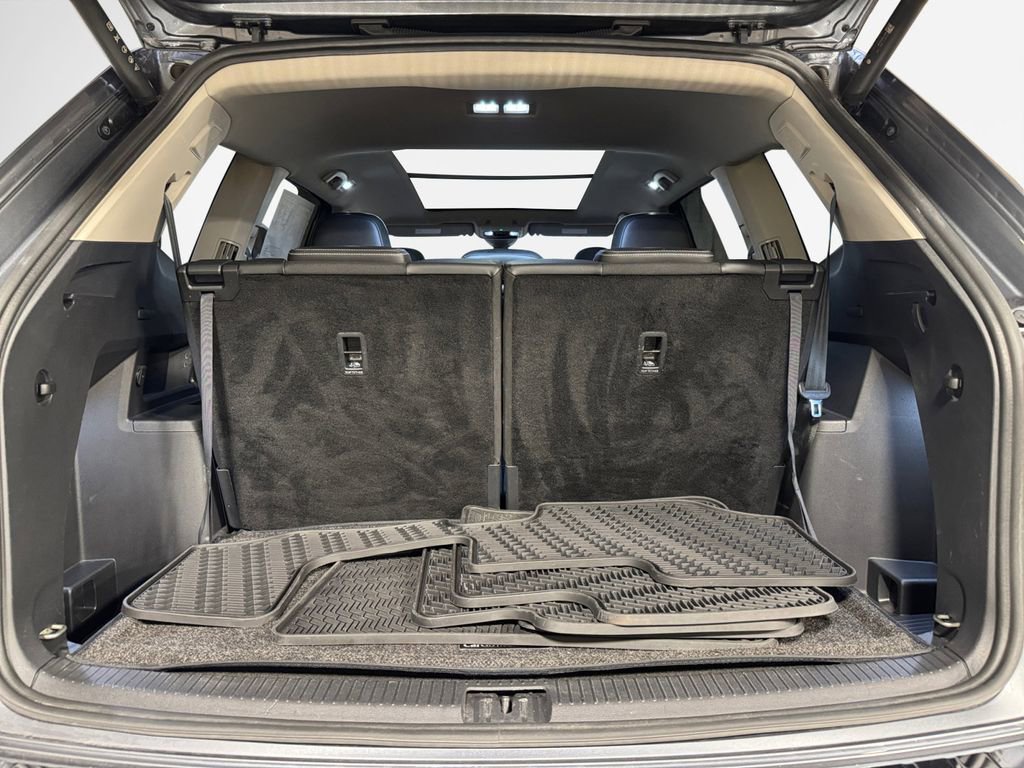 Used 2024 Volkswagen Atlas SEL Premium R-Line image 25