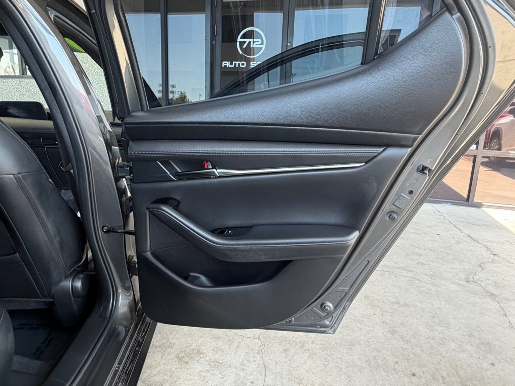 Used 2019 MAZDA MAZDA3 AWD Hatchback w/ Premium Pkg image 34