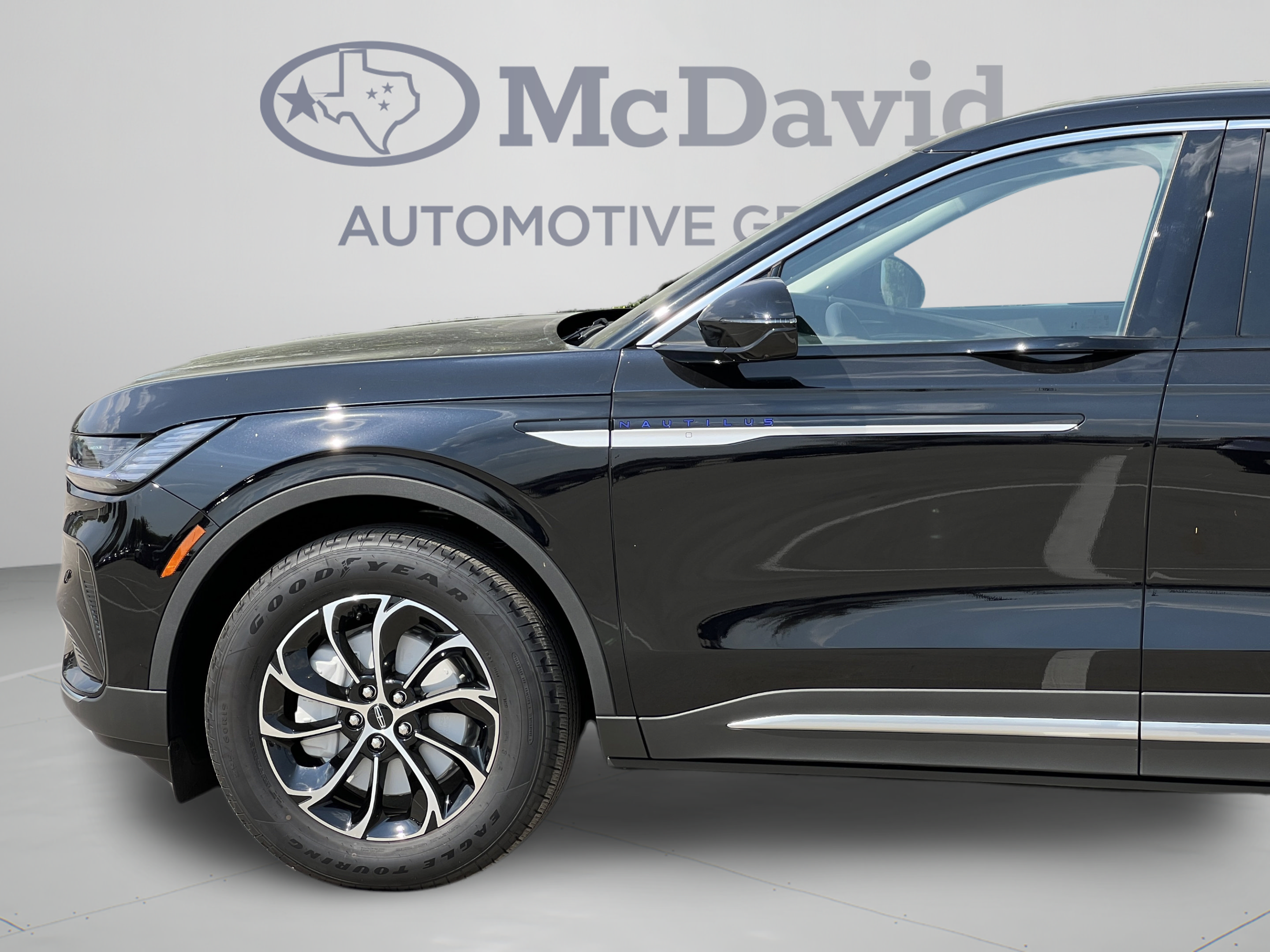New 2025 Lincoln Nautilus Premier w/ Equipment Group 102A AWD/4WD image 30