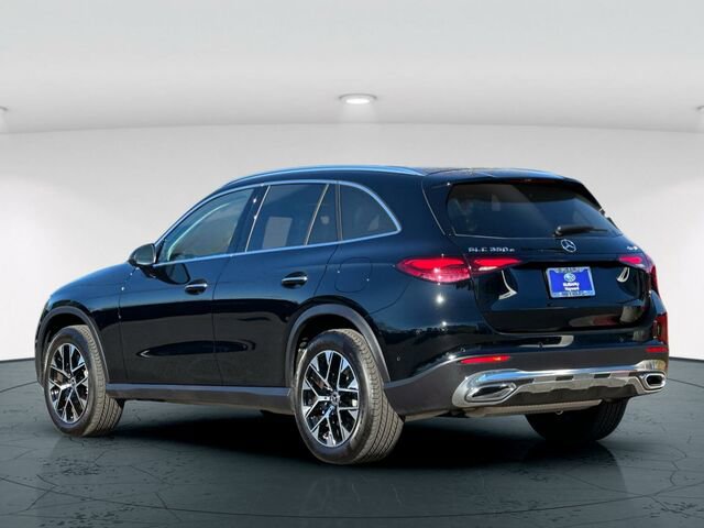 Used 2025 Mercedes-Benz GLC 350e 4MATIC image 4