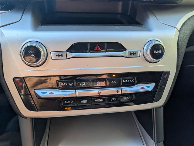 Used 2022 Ford Explorer XLT AWD/4WD image 31