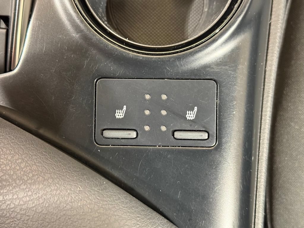 Used 2019 Toyota Camry LE FWD image 26