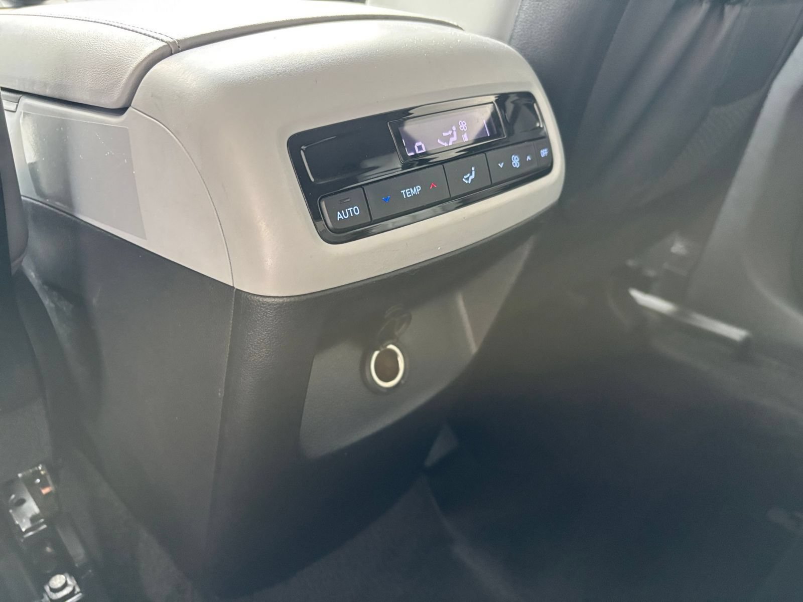 Used 2025 Hyundai Palisade SEL AWD/4WD image 25