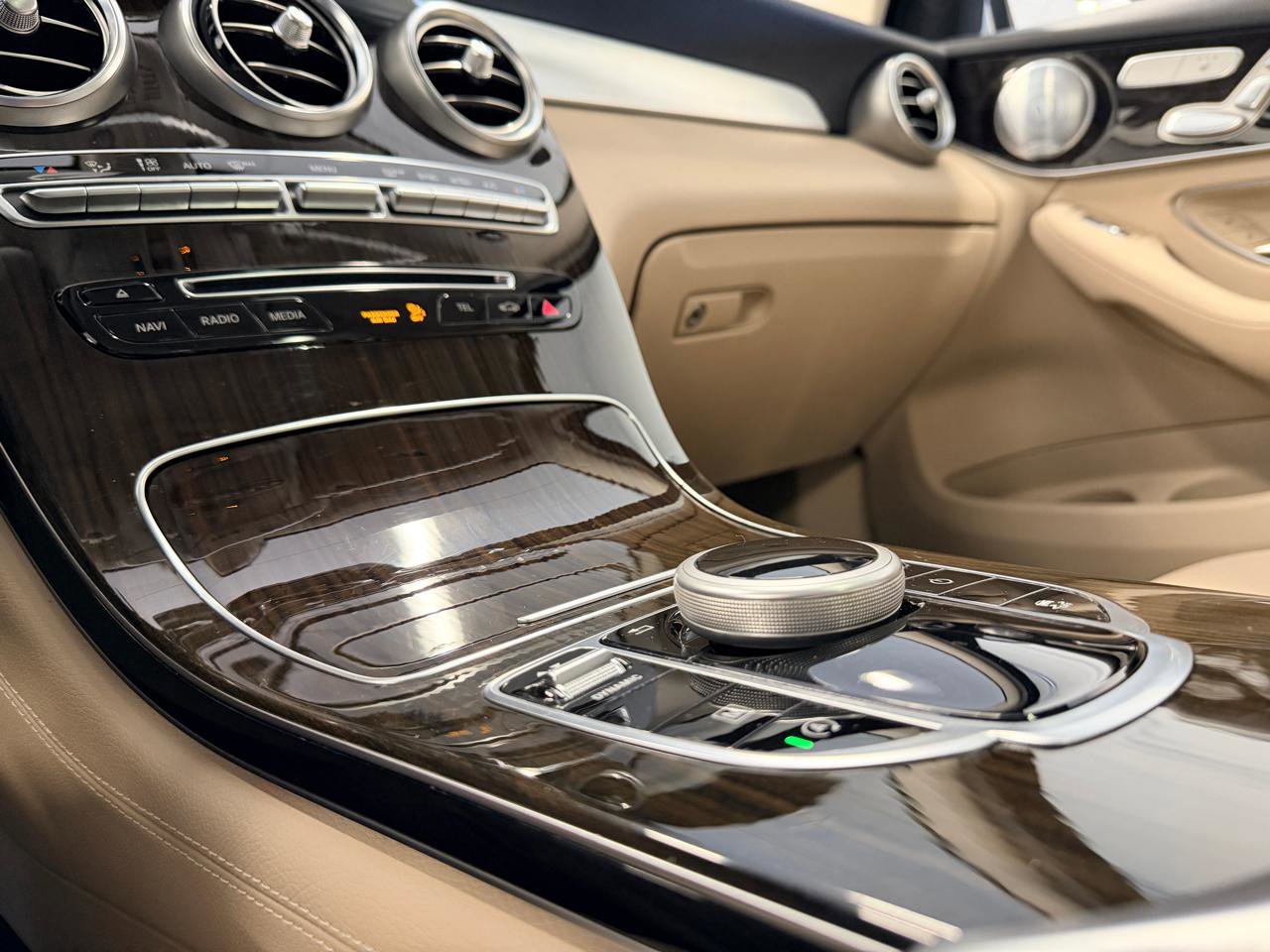 Used 2019 Mercedes-Benz GLC 300 4MATIC image 43