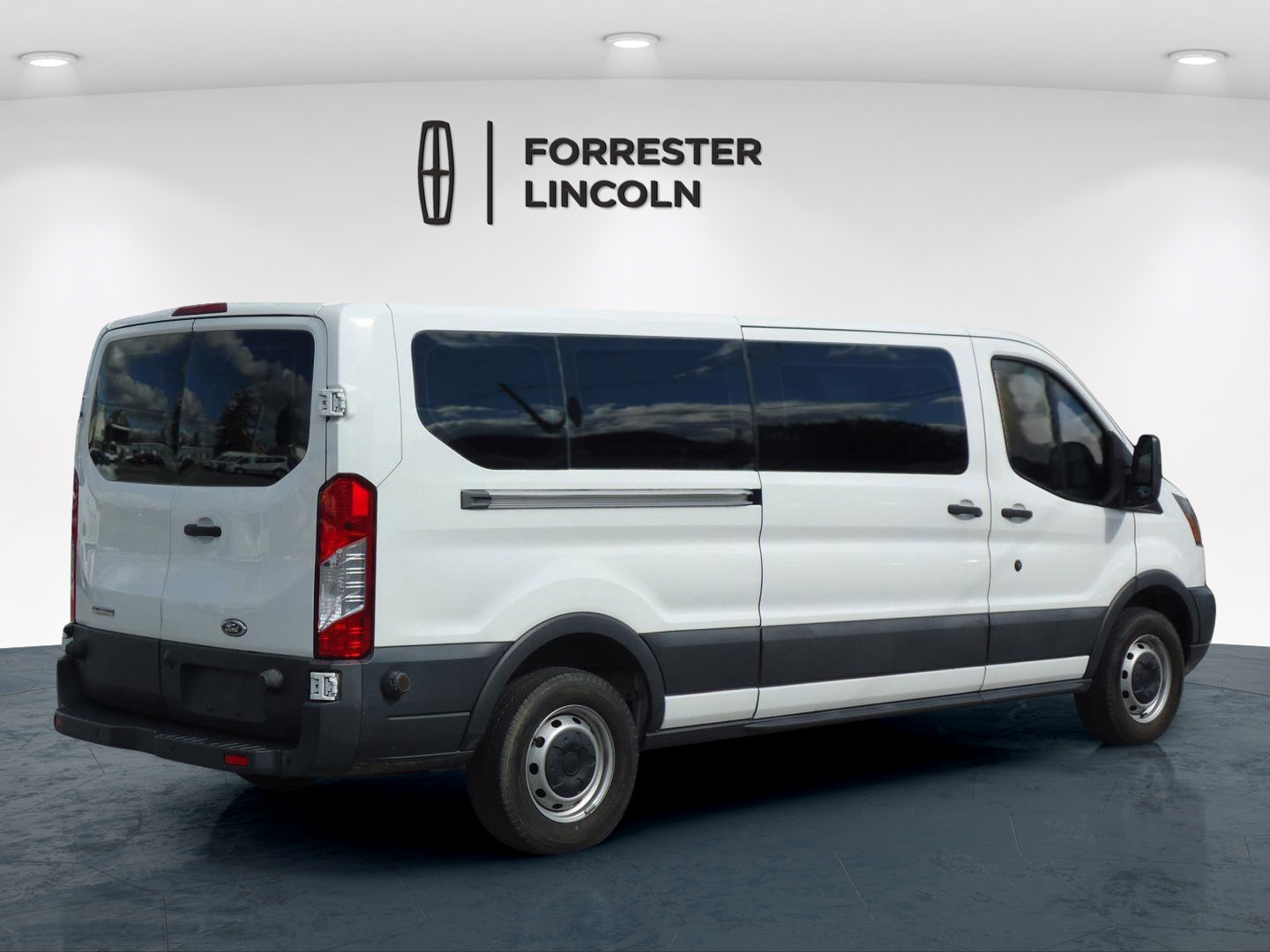 Used 2017 Ford Transit 350 XL RWD image 3