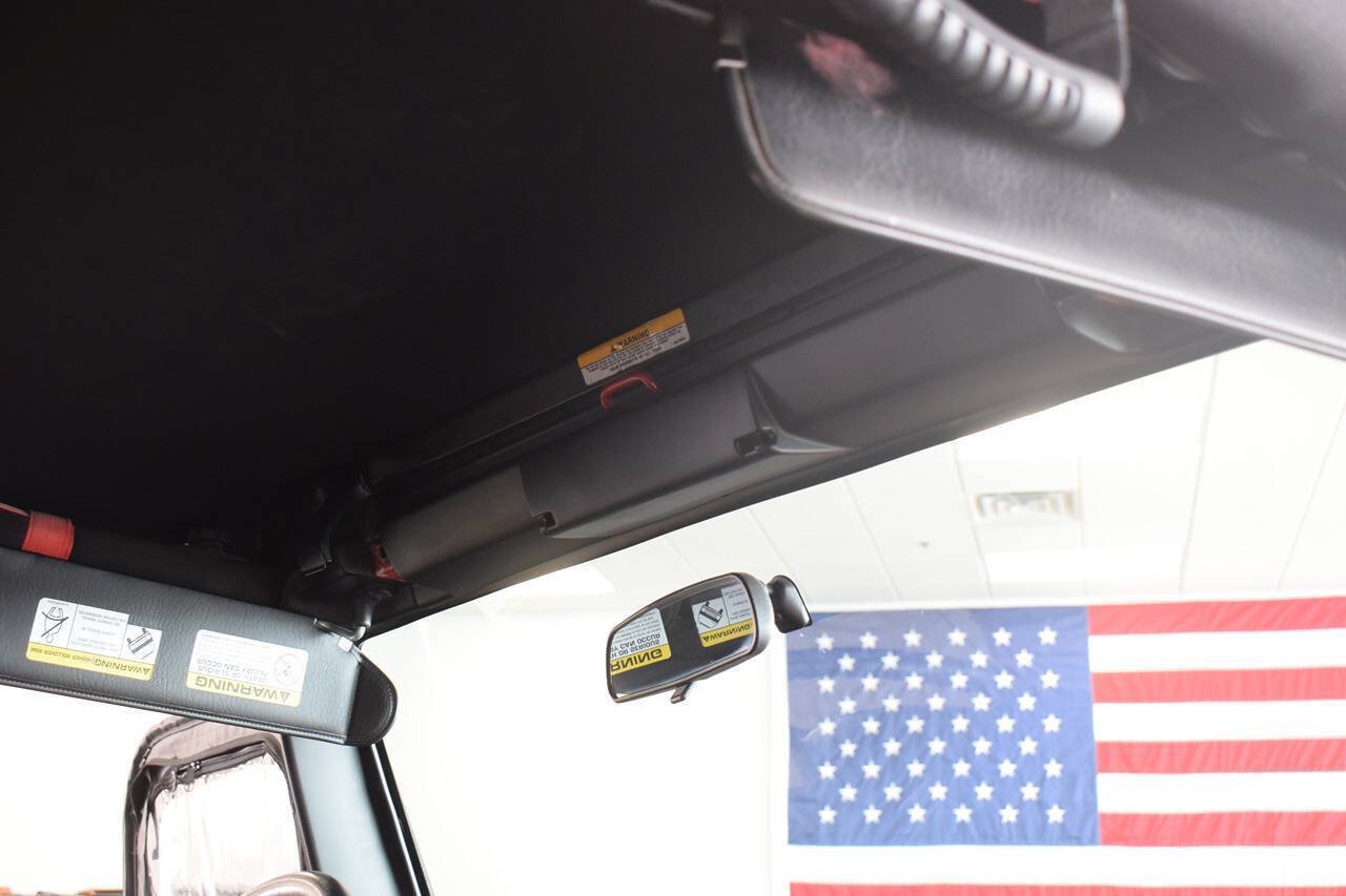 Used 2004 Jeep Wrangler SE AWD/4WD image 27