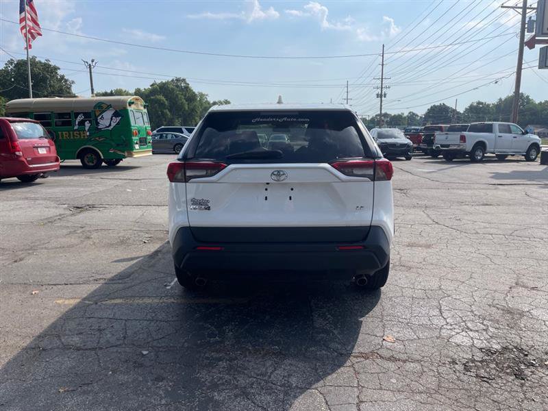 Used 2022 Toyota RAV4 LE FWD image 6