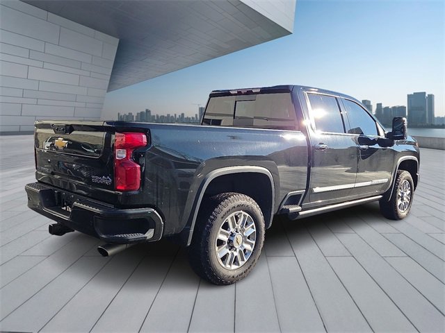 Used 2024 Chevrolet Silverado 2500 High Country w/ High Country Premium Package image 6