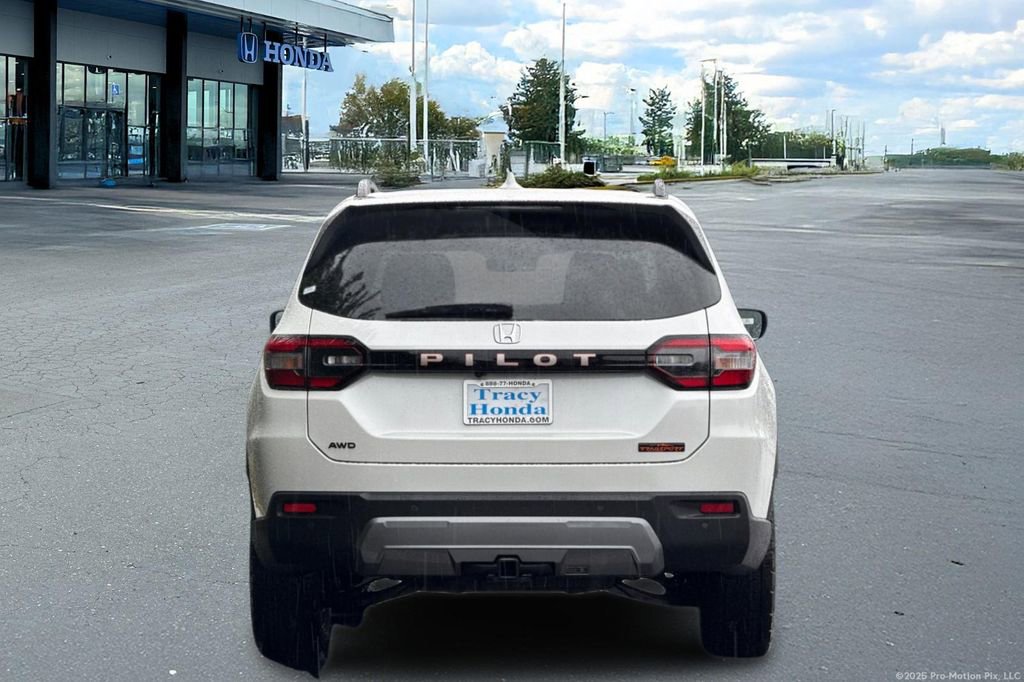 New 2026 Honda Pilot TrailSport image 8