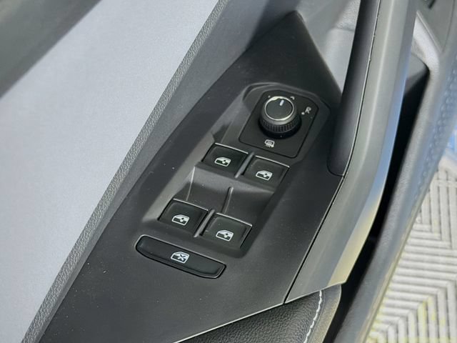 New 2026 Volkswagen Jetta SE FWD image 19