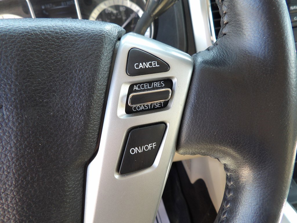 Used 2017 Nissan Titan SL w/ Chrome Package image 15