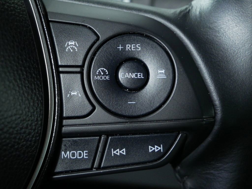 Used 2025 Toyota Corolla SE w/ Convenience Package image 26