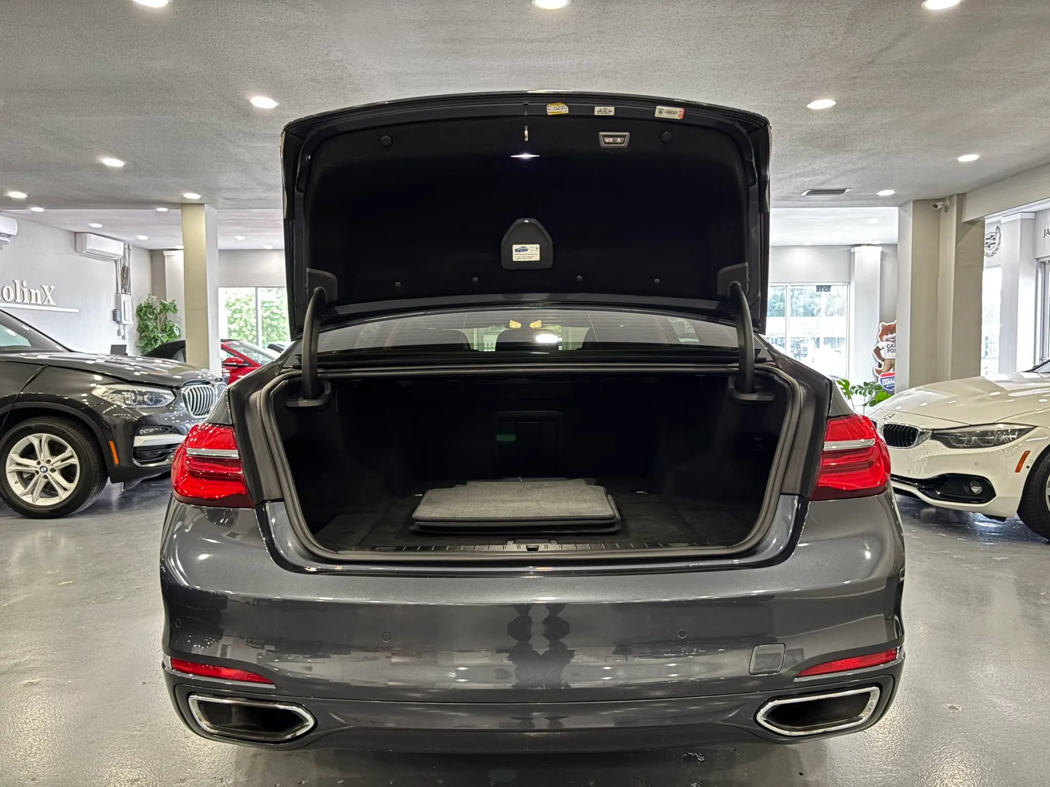 Used 2017 BMW 740e xDrive AWD/4WD image 56