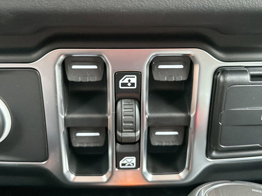 New 2026 Jeep Gladiator Sahara image 22