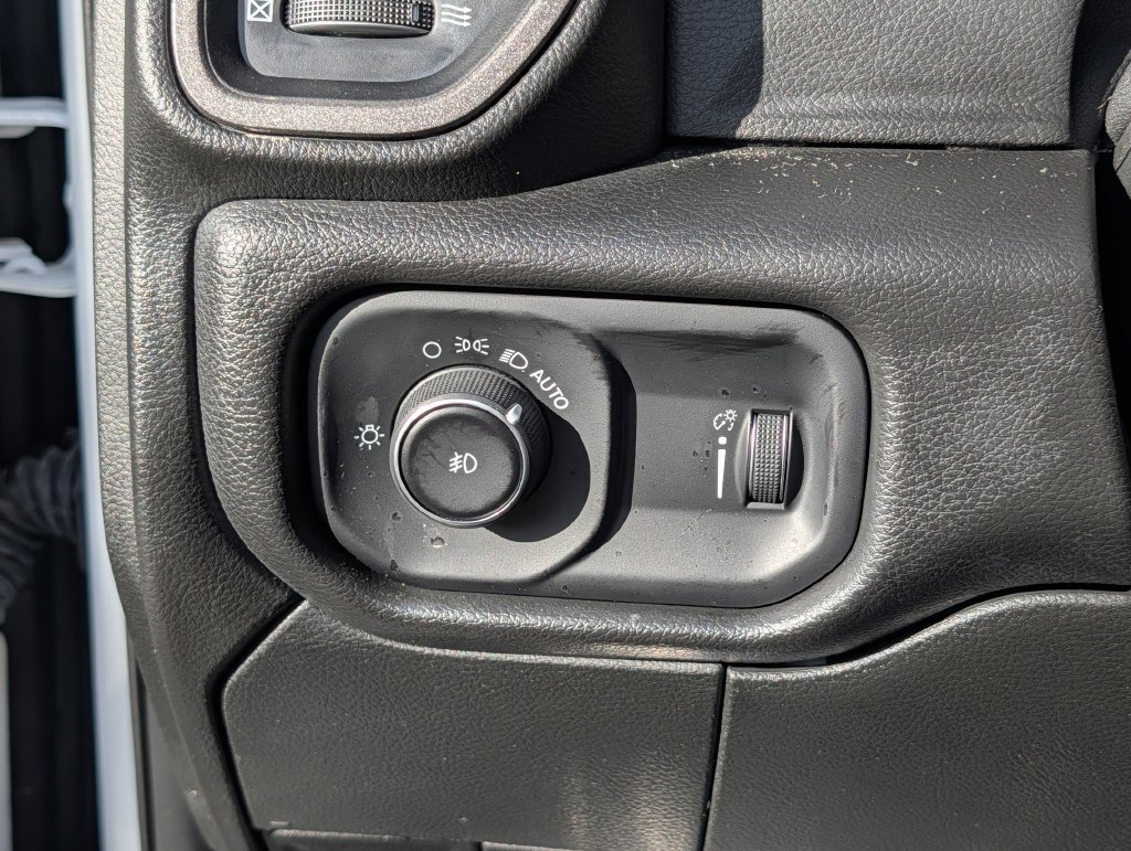 Used 2025 RAM 3500 Tradesman w/ Chrome Appearance Group AWD/4WD image 23