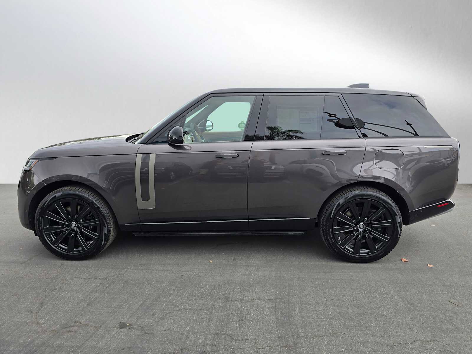New 2025 Land Rover Range Rover SE image 6