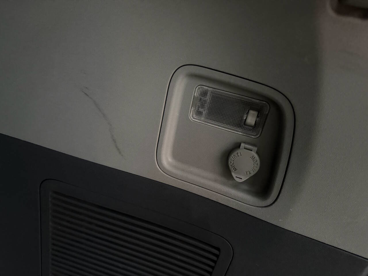 Used 2020 Toyota Sienna LE image 32