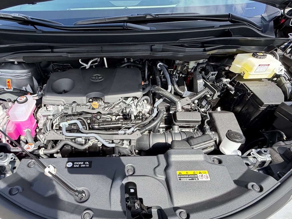 Used 2026 Toyota Sienna XLE FWD image 32