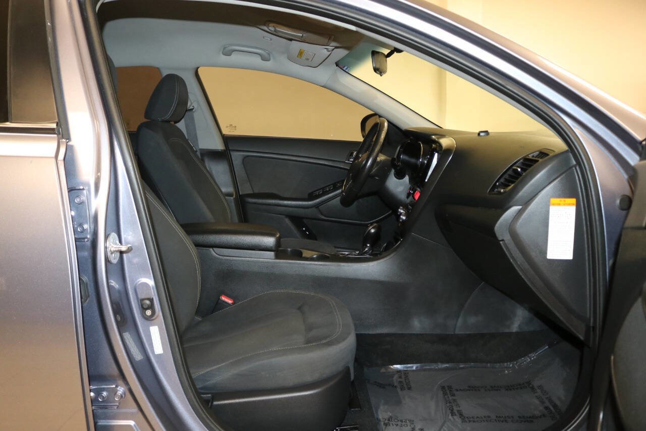 Used 2012 Kia Optima Hybrid FWD image 18