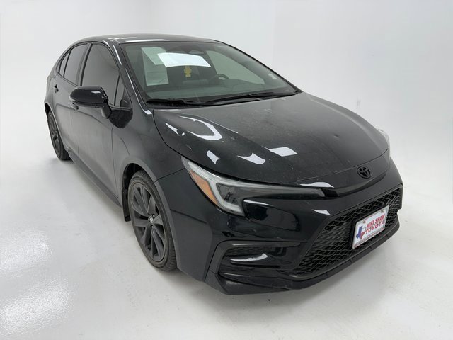 Used 2023 Toyota Corolla SE image 2