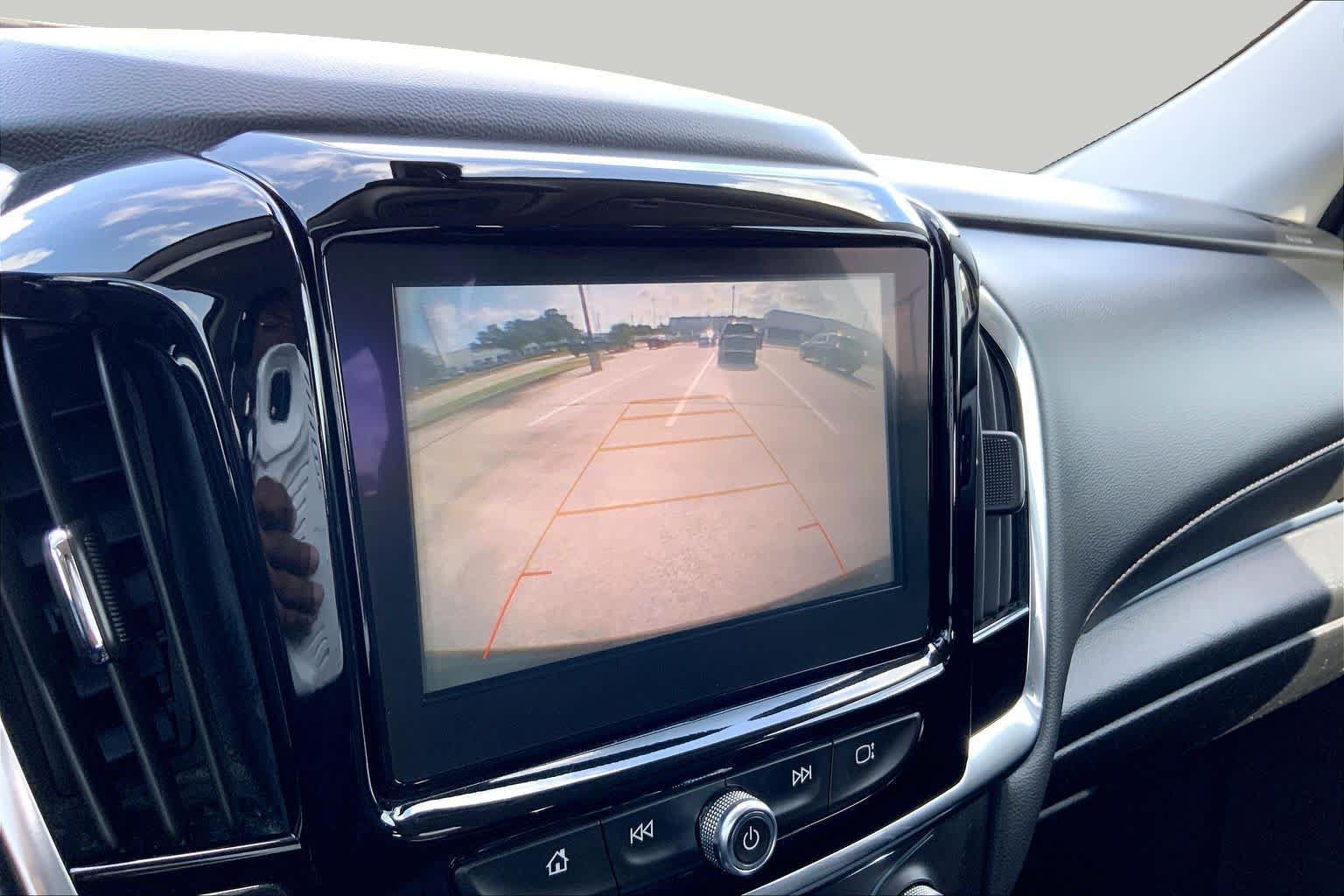 Used 2018 Chevrolet Traverse LT FWD image 28