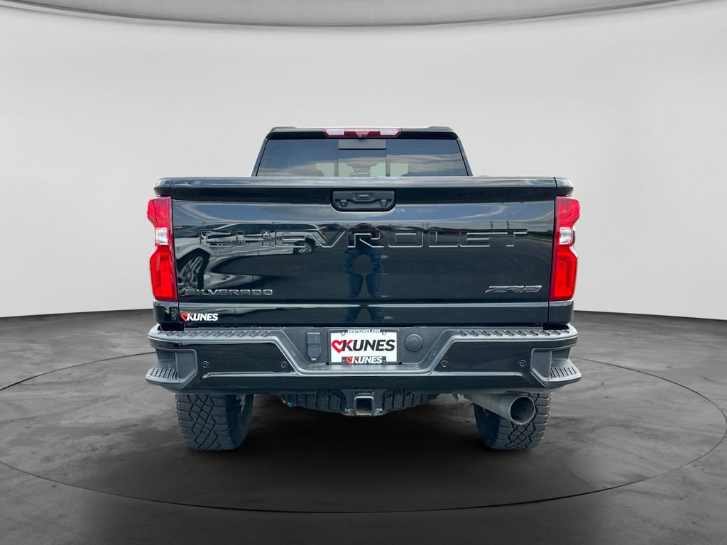 Used 2024 Chevrolet Silverado 2500 ZR2 w/ Technology Package AWD/4WD image 8