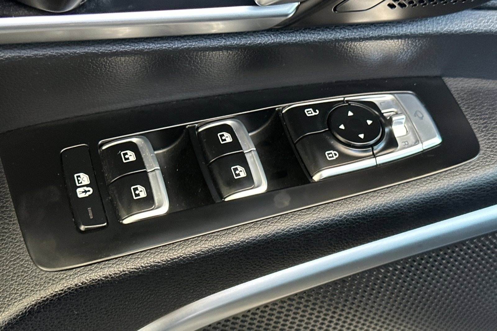 Used 2020 Kia Telluride SX w/ Towing Package FWD image 13
