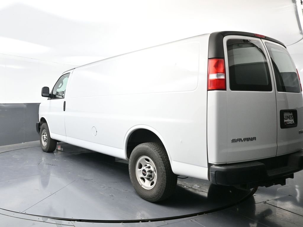 Used 2023 GMC Savana 2500 Extended w/ Enhanced Convenience Package image 11