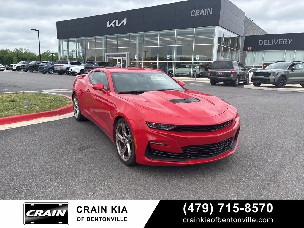 Used 2020 Chevrolet Camaro SS RWD image 2