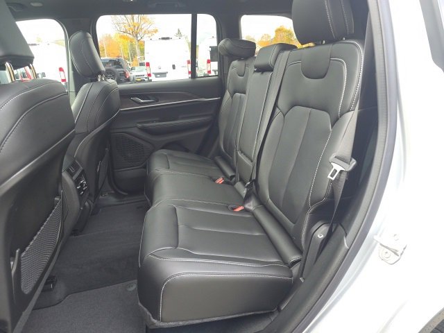 New 2025 Jeep Grand Cherokee Limited image 29