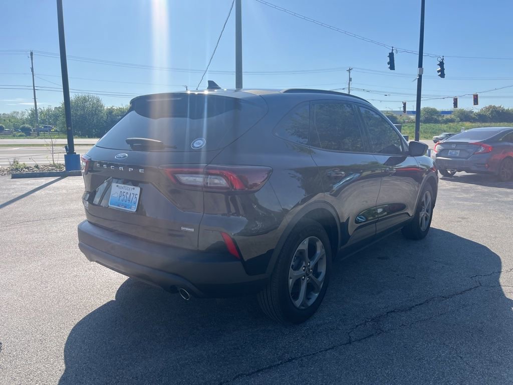 Used 2025 Ford Escape ST-Line w/ Equipment Group 301A FWD image 3